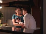 Japanse vrouw heeft seks met vriend van zoon